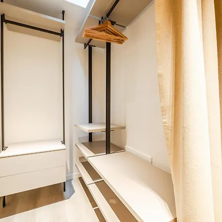 Vittoria Luxury E Design In Duomo * Brescia