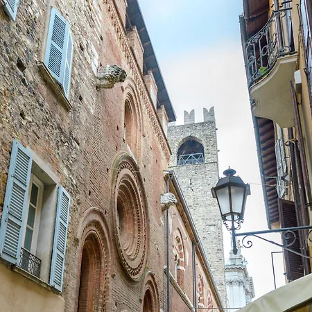 Vittoria Luxury E Design In Duomo Apartment Brescia