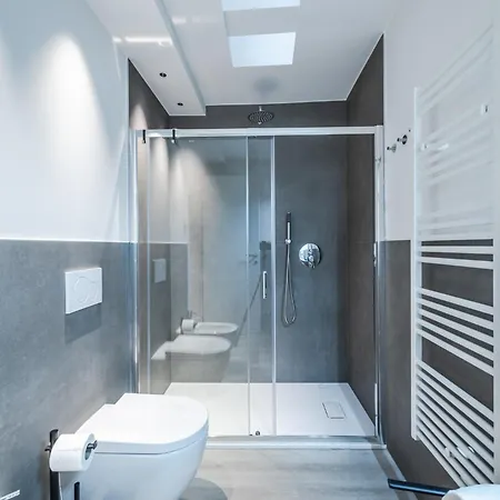 Apartment Vittoria Luxury E Design In Duomo Brescia
