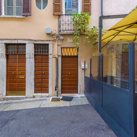 Apartment Vittoria Luxury E Design In Duomo