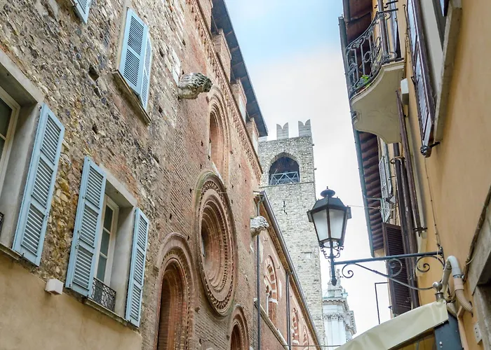 Vittoria Luxury E Design In Duomo Apartment Brescia