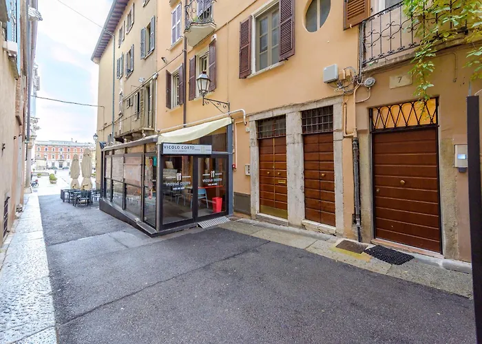 Apartment Vittoria Luxury E Design In Duomo Brescia