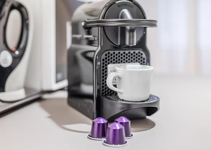 Vittoria Luxury E Design In Duomo * Brescia