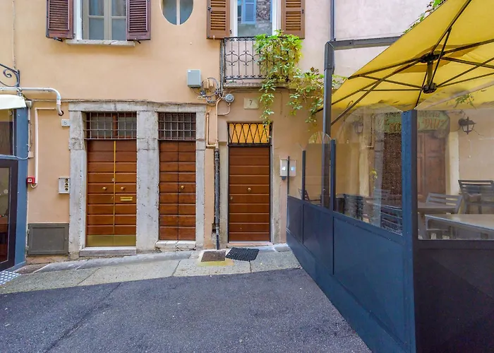 Apartment Vittoria Luxury E Design In Duomo